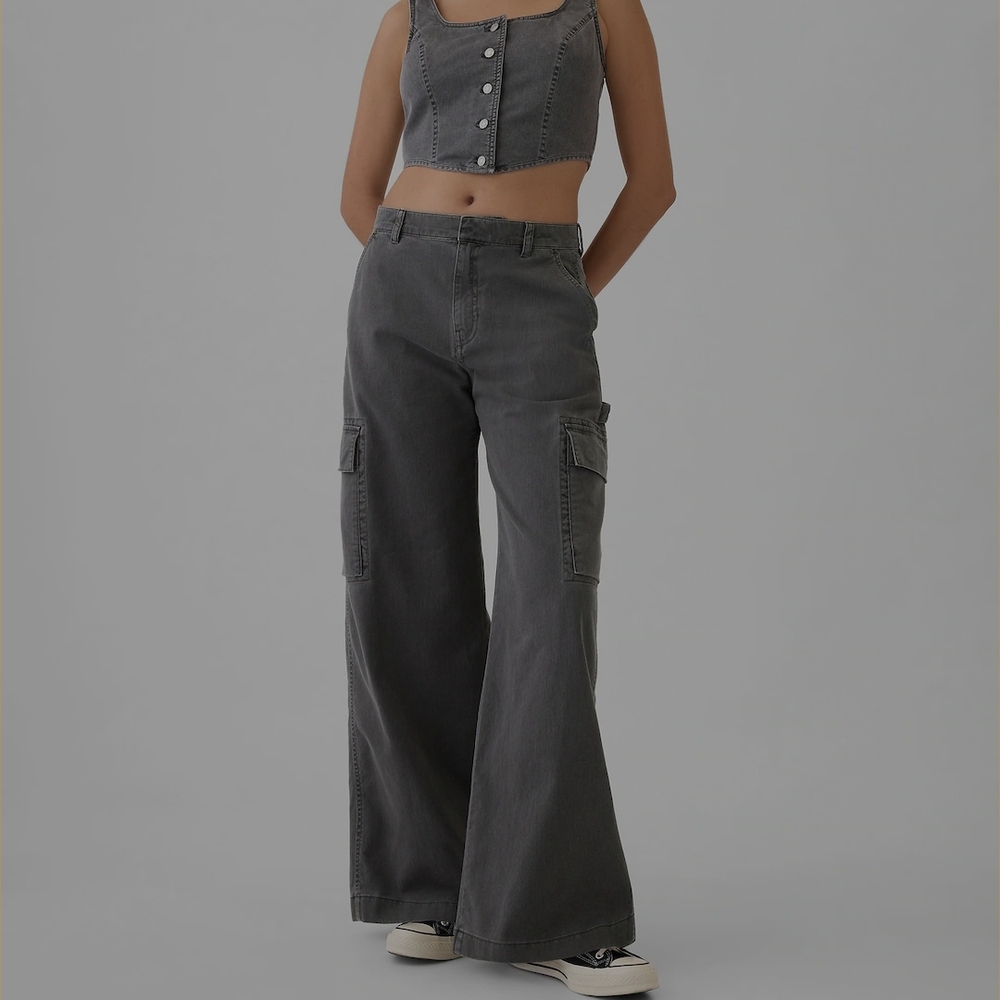 GAP Baggy Cargo Size 10 NWT